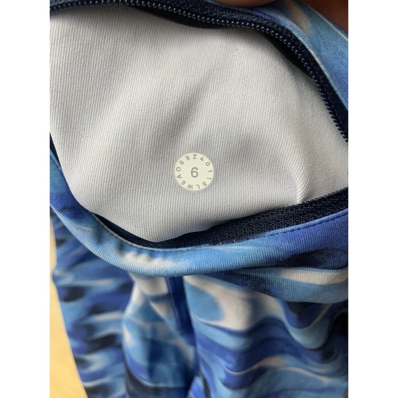 lululemon athletica Blue Patterned Cropped Pants - Picture 5 of 6